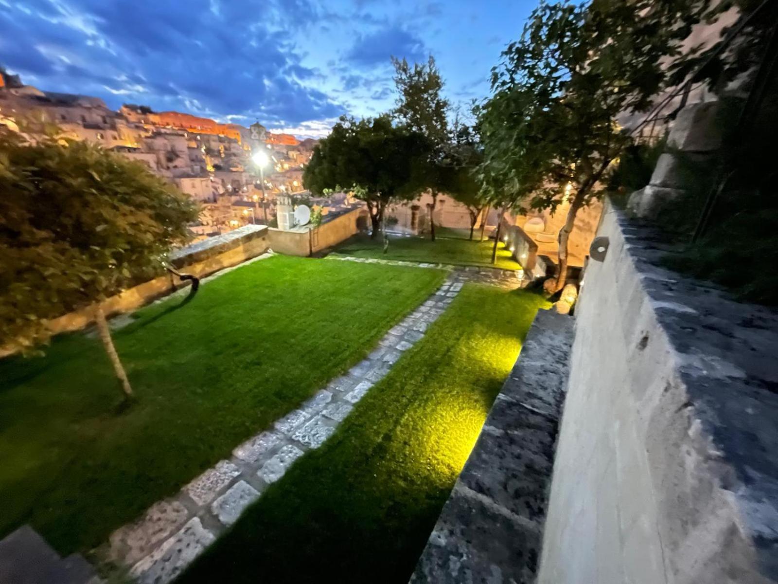 Отель Giardini Di Luce Матера Экстерьер фото